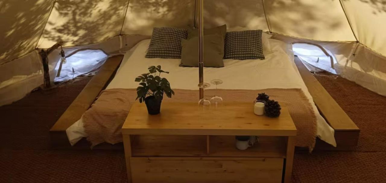 Evasion En Pleine Nature, Tipi Insolite Et Jacuzzi Au Pont Du Gard ! Vers-Pont-du-Gard Eksteriør billede